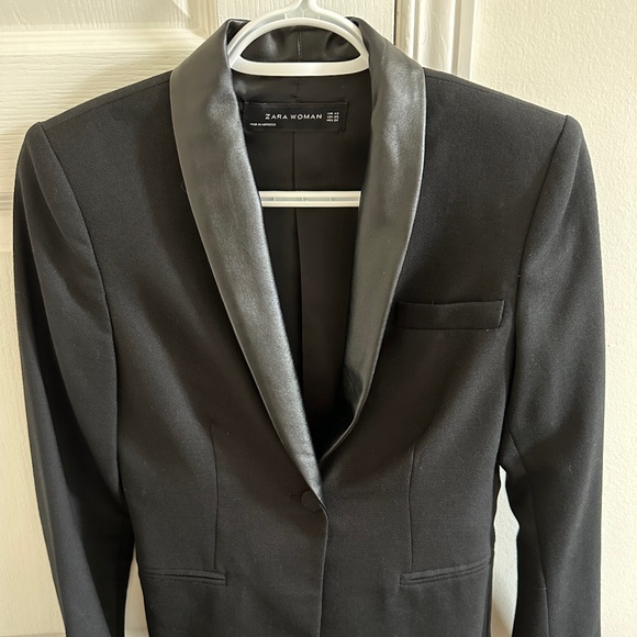 Zara Blazer with faux Leather Collar - Picture 1 of 6